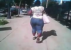 Nefarious BBW At hand A Obese Plunder Forth Niggardly Jeans